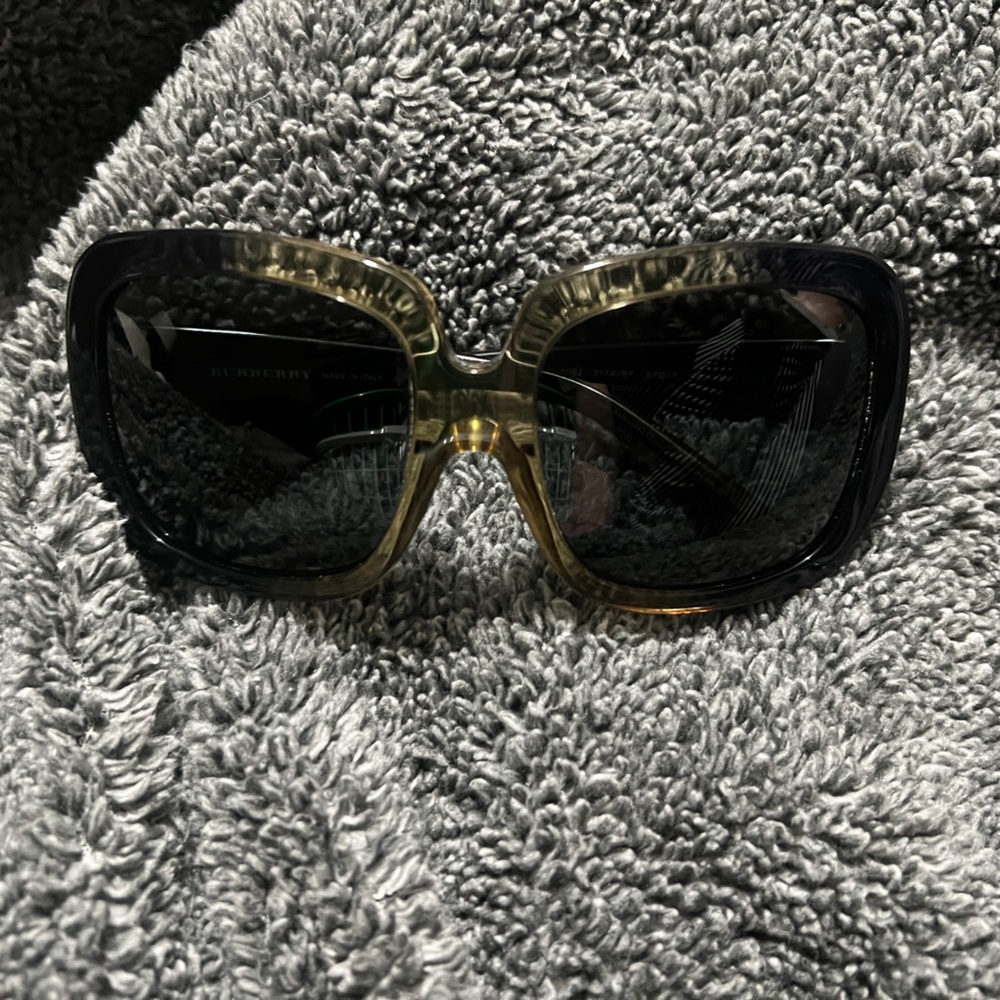 BURBERRY SUNGLASSES - Picture 2 of 5